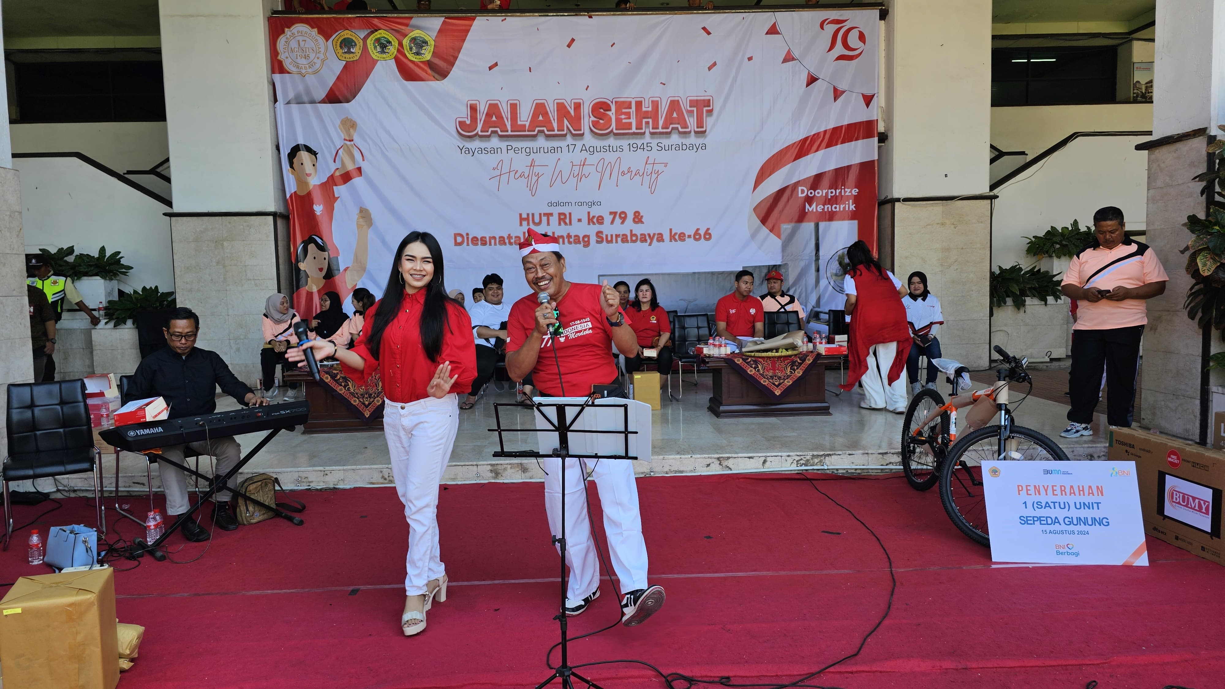 Jalan Sehat YPTA Surabaya Meriahkan Hari Kemerdekaan di Untag Surabaya